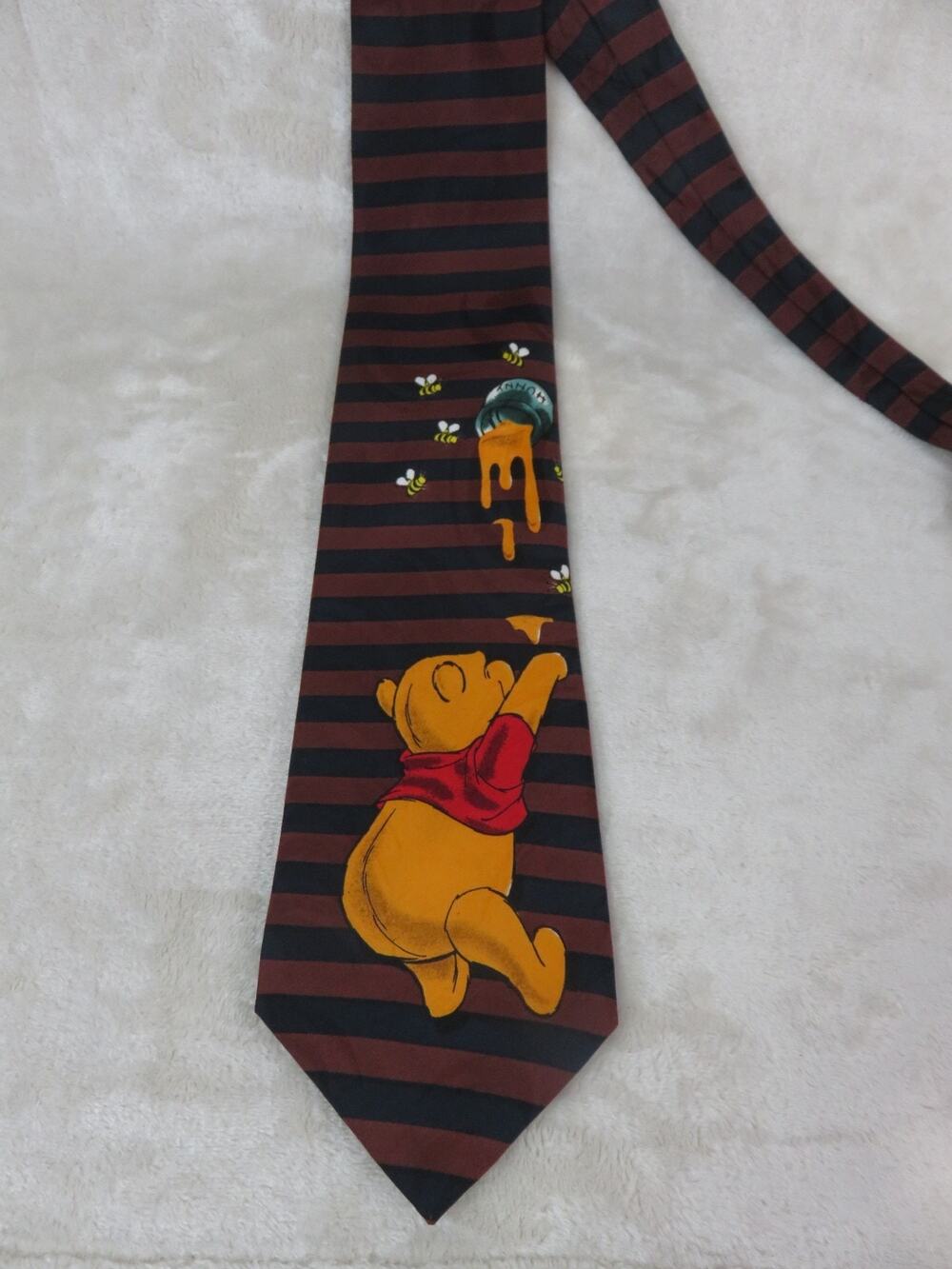 Vintage Disney's Winnie the Pooh Tie Striped Bees and Honey Pooh Bear 4" x 57.5"